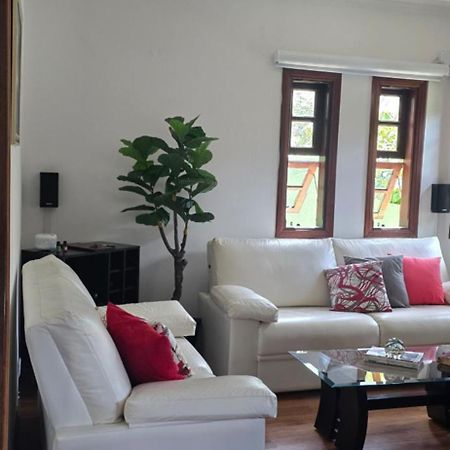 Poços de Caldas Casa Proximo Ao Centro Agradavel E Inteligenteヴィラ エクステリア 写真