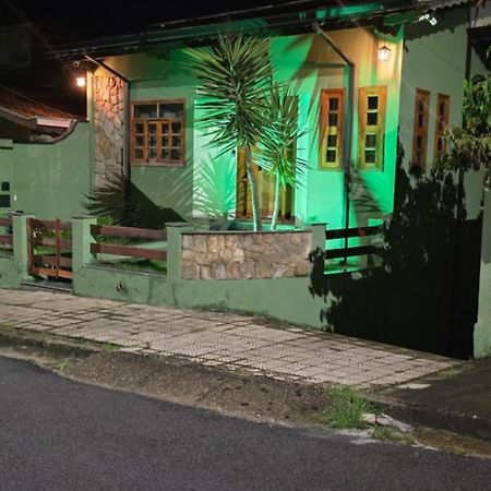 Poços de Caldas Casa Proximo Ao Centro Agradavel E Inteligenteヴィラ エクステリア 写真