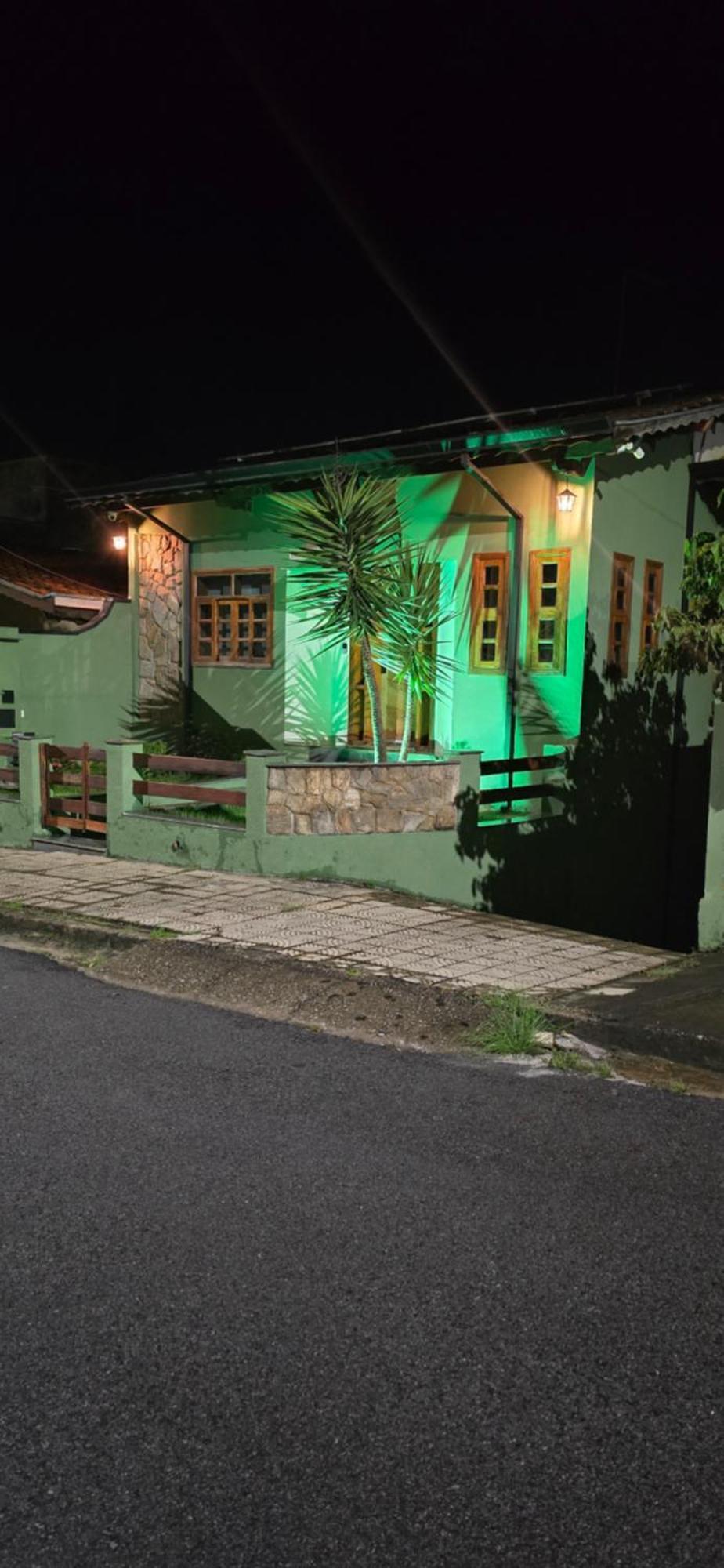Poços de Caldas Casa Proximo Ao Centro Agradavel E Inteligenteヴィラ エクステリア 写真