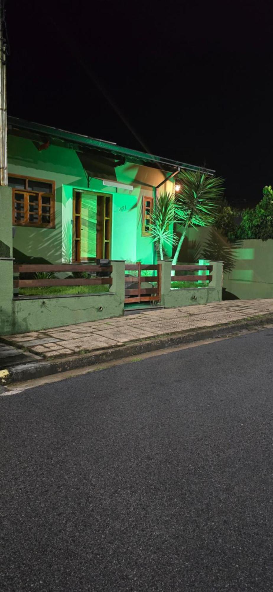 Poços de Caldas Casa Proximo Ao Centro Agradavel E Inteligenteヴィラ エクステリア 写真