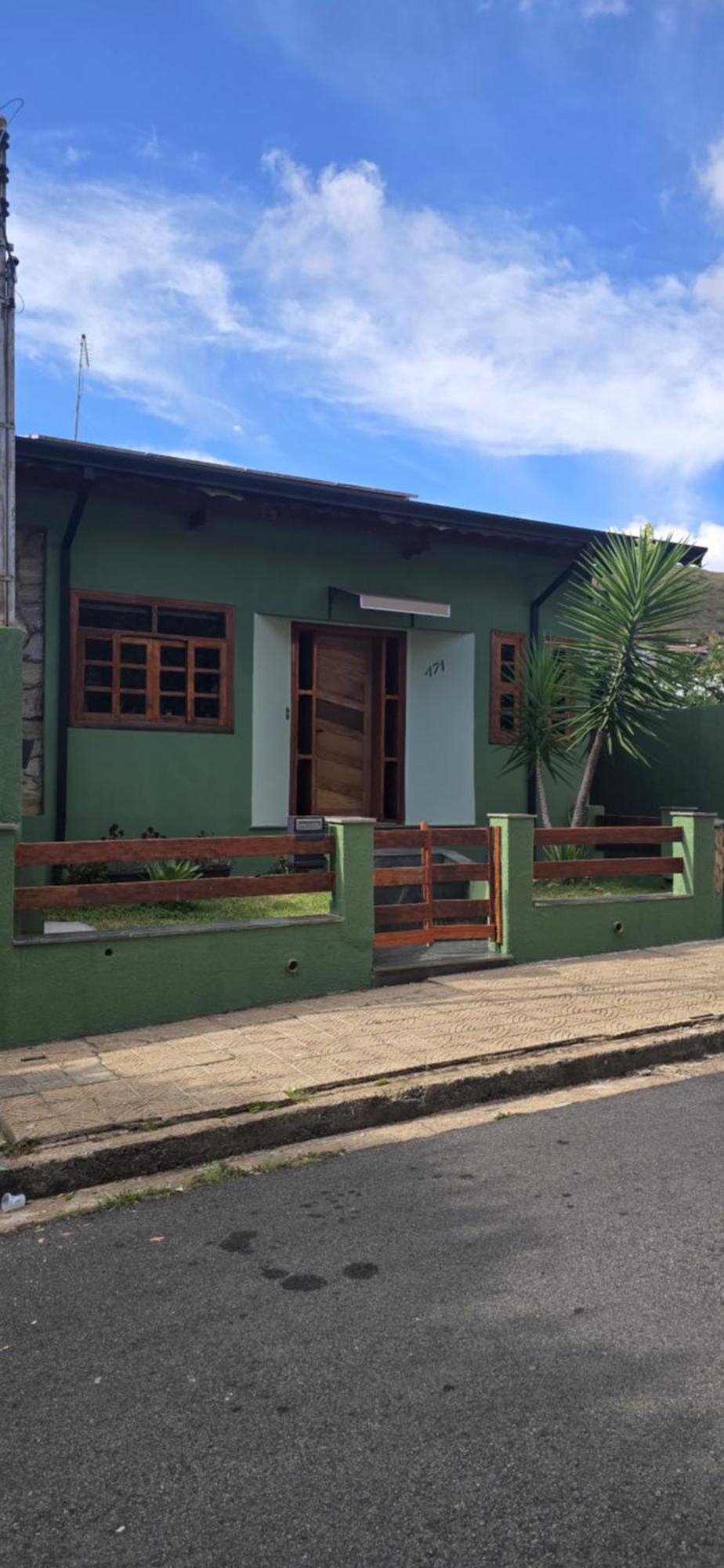 Poços de Caldas Casa Proximo Ao Centro Agradavel E Inteligenteヴィラ エクステリア 写真